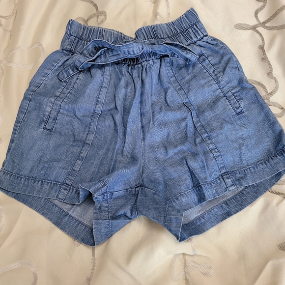 9 shorts and 1 skirt - Picture 2 of 10